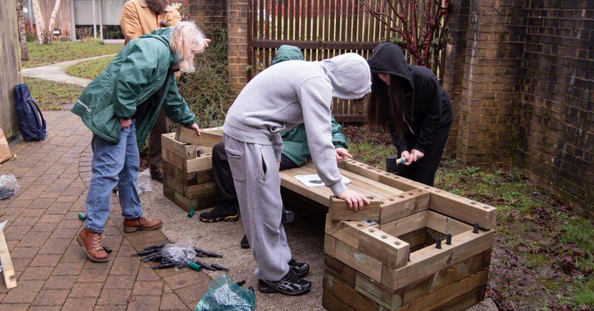 Greenwood School in New Forest build new garden feature