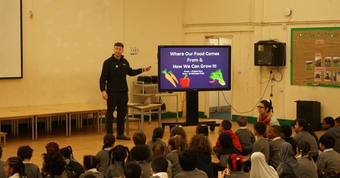 Griffin Primary School wins Wandsworth gardening competition Griffin Primary School wins Wandsworth gardening competition