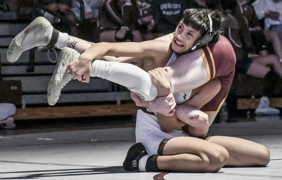 Buffalo boys’ wrestling heads to state with nine qualifiers Buffalo boys’ wrestling heads to state with nine qualifiers