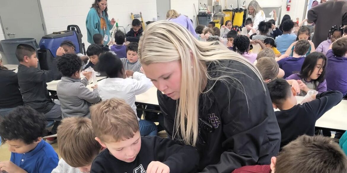 Union City Elementary students participate in ‘Gardening in a Glove’ activity