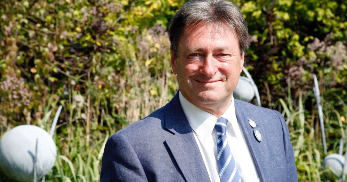 Alan Titchmarsh names 'best tree' for small gardens that will brighten your winter