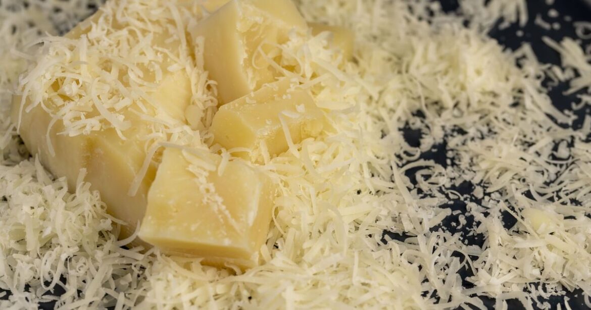 Anyone with a garden urged to put grated cheese outside