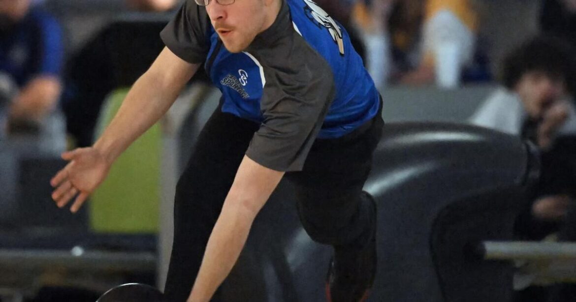 Garden Spot senior denied District 3 bowling repeat with loss in semifinals to eventual champ | High School Bowling Garden Spot senior denied District 3 bowling repeat with loss in semifinals to eventual champ | High School Bowling