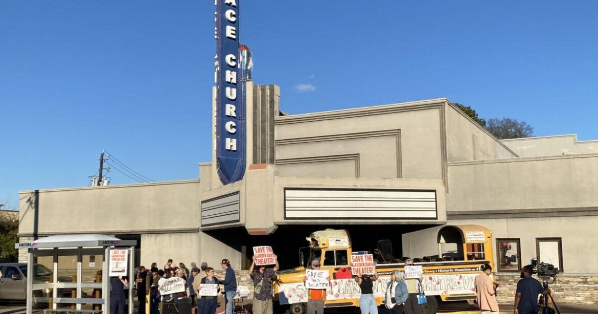 Community rallies to save Garden Oaks Theater from demolition | Community Community rallies to save Garden Oaks Theater from demolition | Community