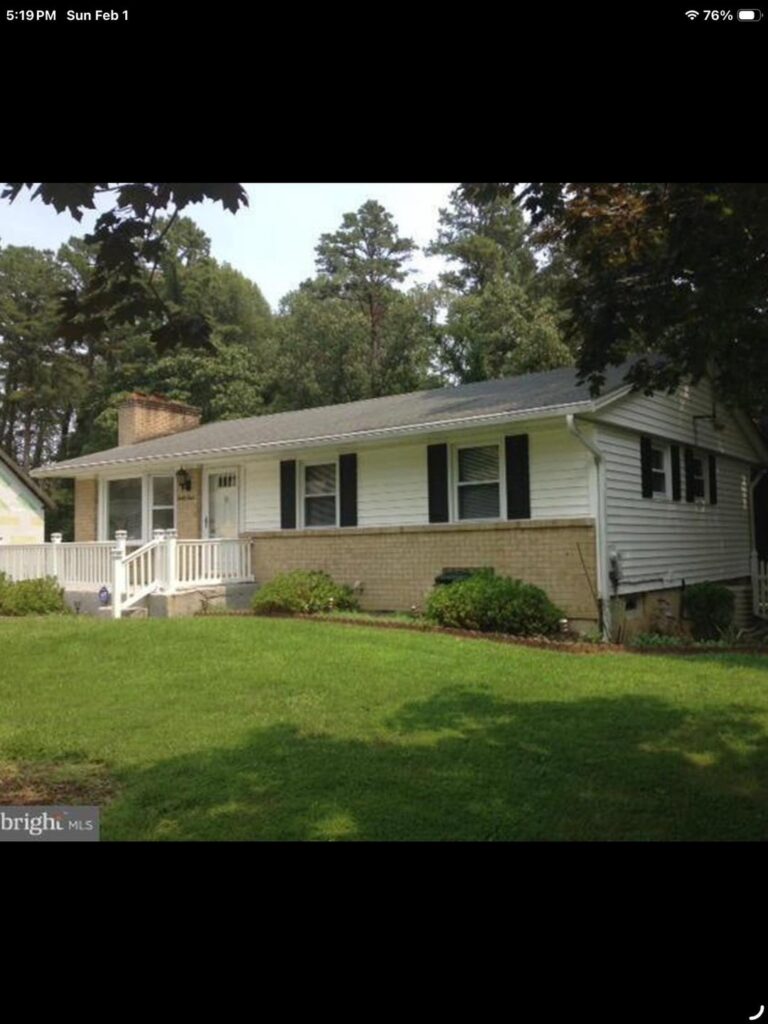 Trying to help elderly neighbor stating ugliest house on block ..does anyone have any landscaping ideas..