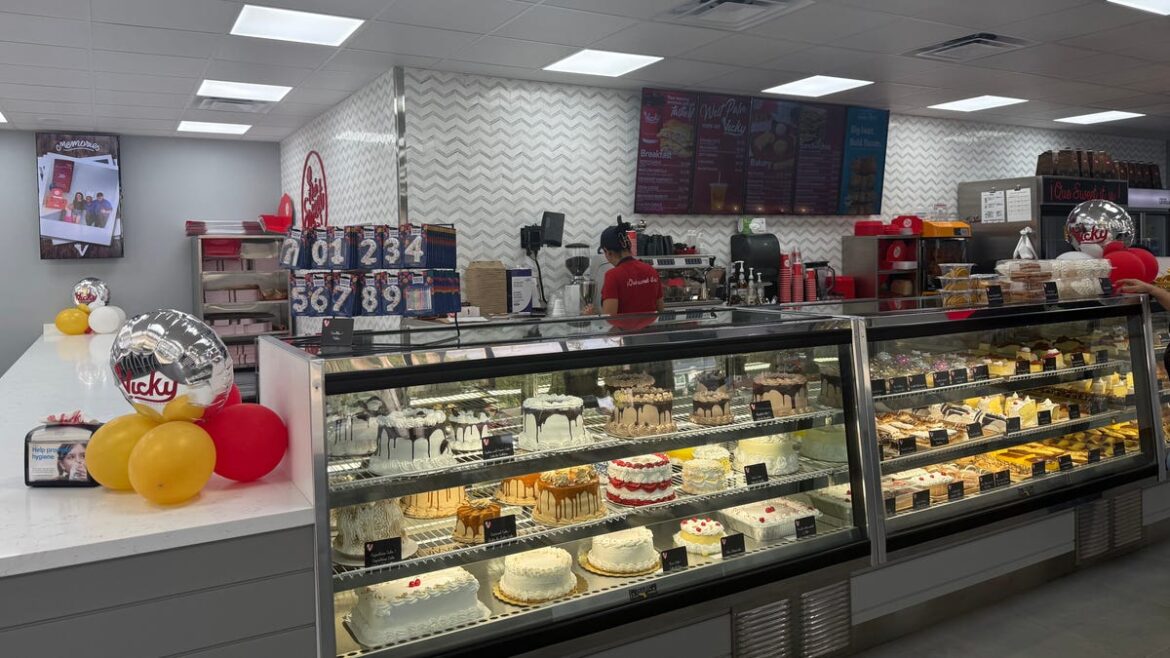Vicky Bakery near me, Palm Beach Gardens location now open, photos
