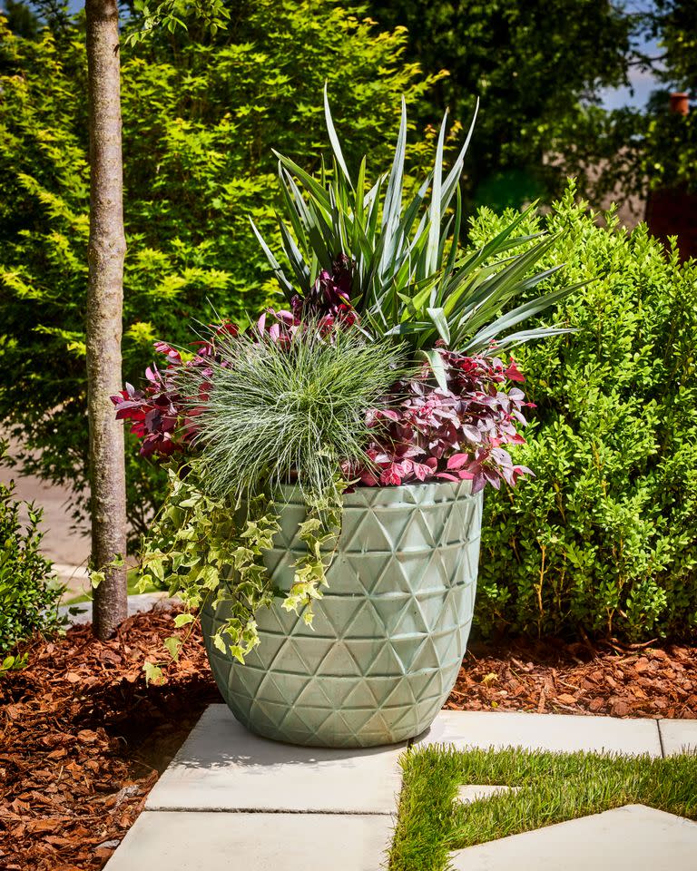 Robbie Caponetto; Styling: Buffy Hargett Miller