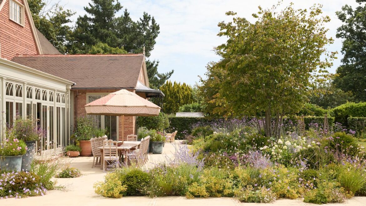 A grand house in Sussex that captures the spirit of English country decorating