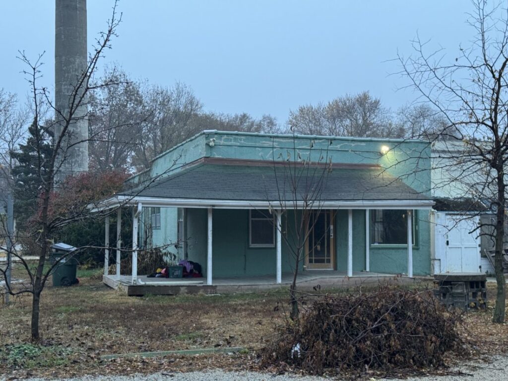 Town Talk | Plans to convert former Sunrise Garden center into apartment parking lot abandoned; 300-bedroom complex moving forward though | News, Sports, Jobs Town Talk | Plans to convert former Sunrise Garden center into apartment parking lot abandoned; 300-bedroom complex moving forward though | News, Sports, Jobs