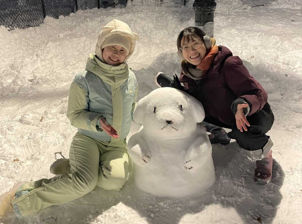 What happens when a blizzard hits? Brooklynites build a snow sculpture garden • Brooklyn Paper