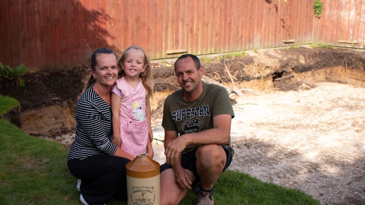 Historic Wanganui Brewery ceramic found in family’s back garden Historic Wanganui Brewery ceramic found in family’s back garden