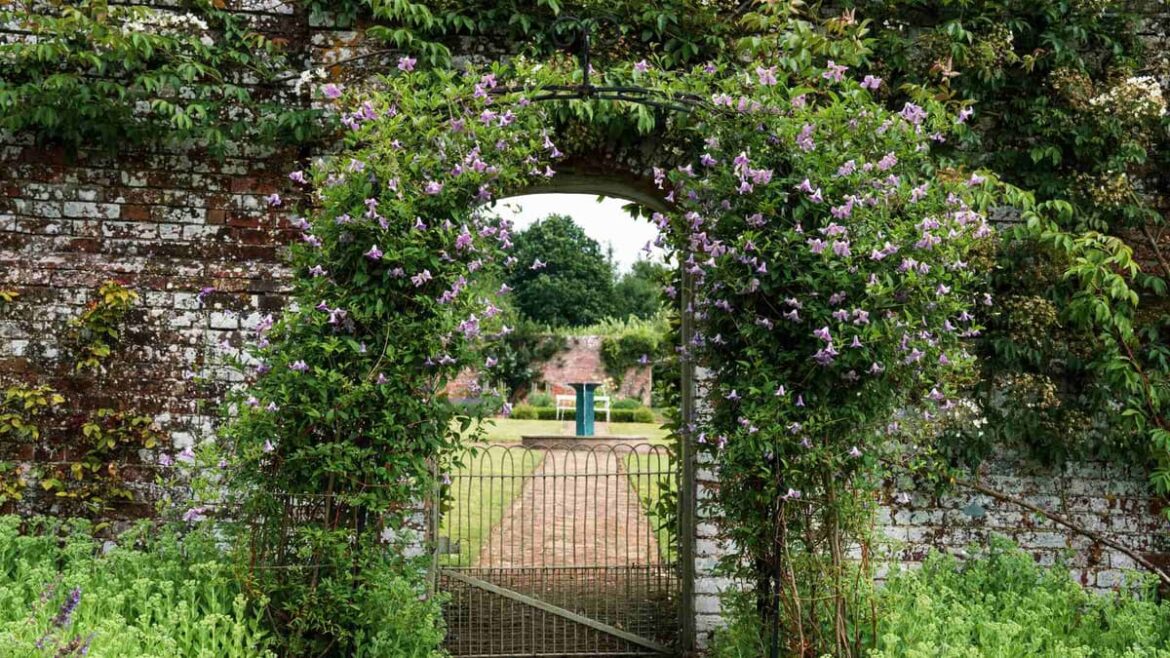 Residents invited to open gardens for hospice fundraiser Residents invited to open gardens for hospice fundraiser