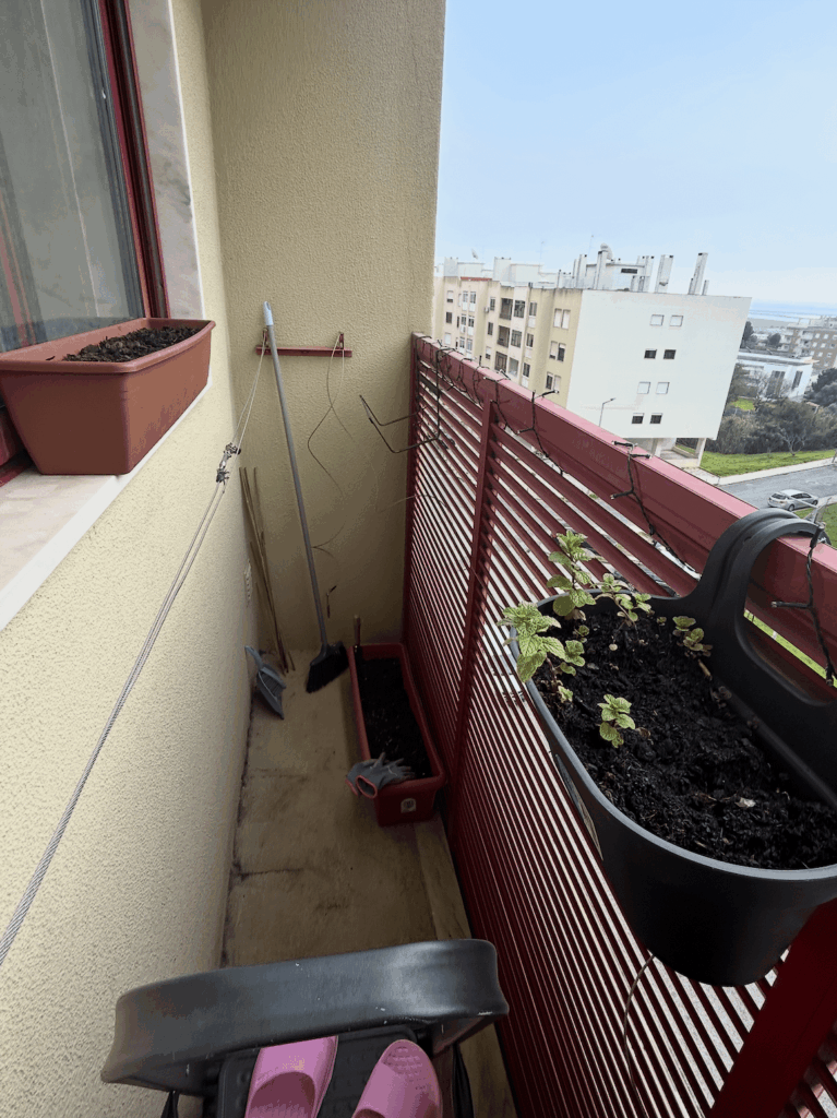 Small balcony: how to utilise Small balcony: how to utilise