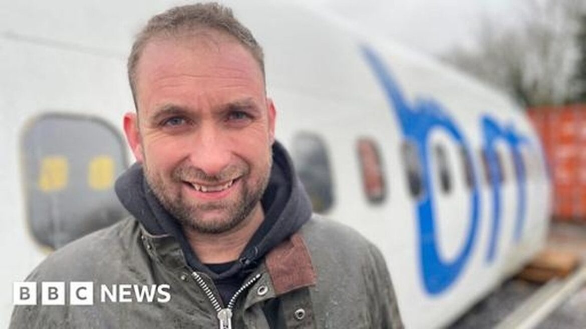 Engineer Buries Boeing 737 In Derbyshire Garden