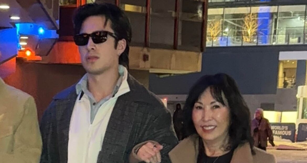 Hudson Williams Escorts His Mom to Madison Square Garden For Pacers Vs Knicks Basketball Game | Hudson Williams | Celebrity News and Gossip | Entertainment, Photos and Videos