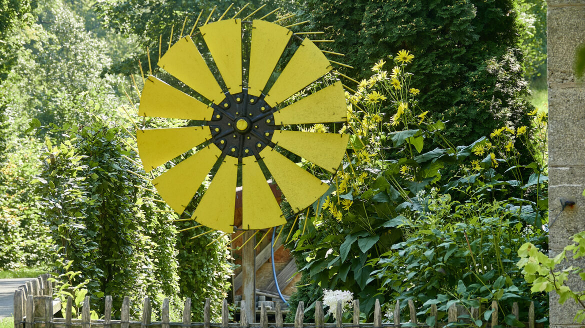 18 Adorable Decorative Windmills You Should Grab For Your Garden