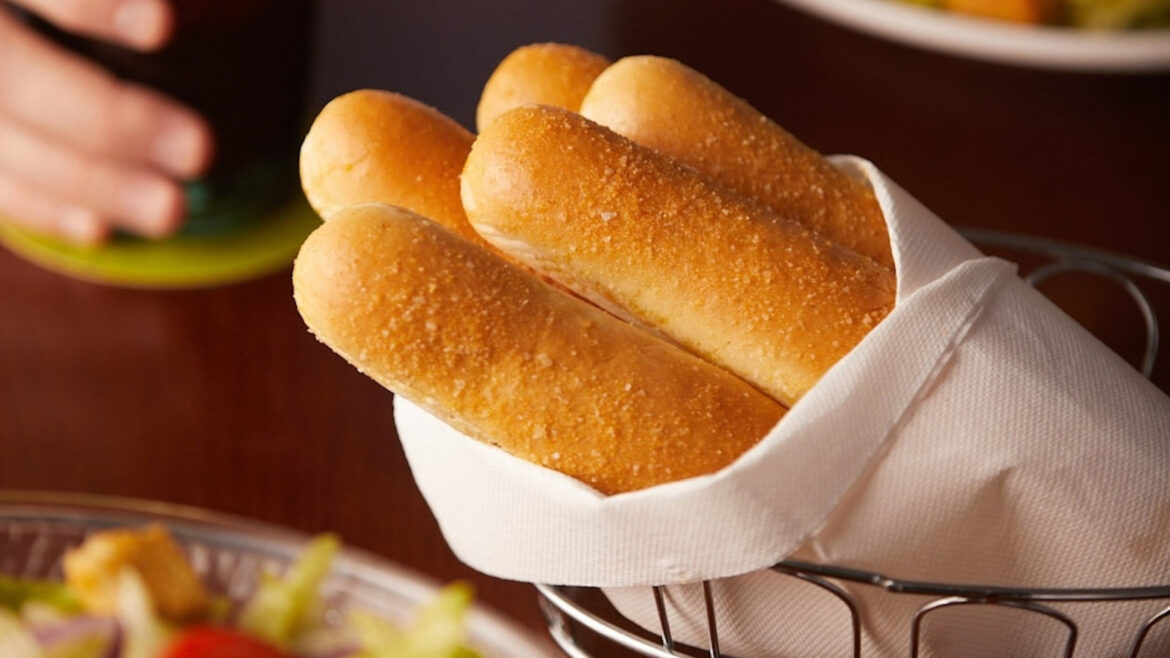 The Staggering Number Of Breadsticks Olive Garden Keeps On Hand, According To Reddit The Staggering Number Of Breadsticks Olive Garden Keeps On Hand, According To Reddit