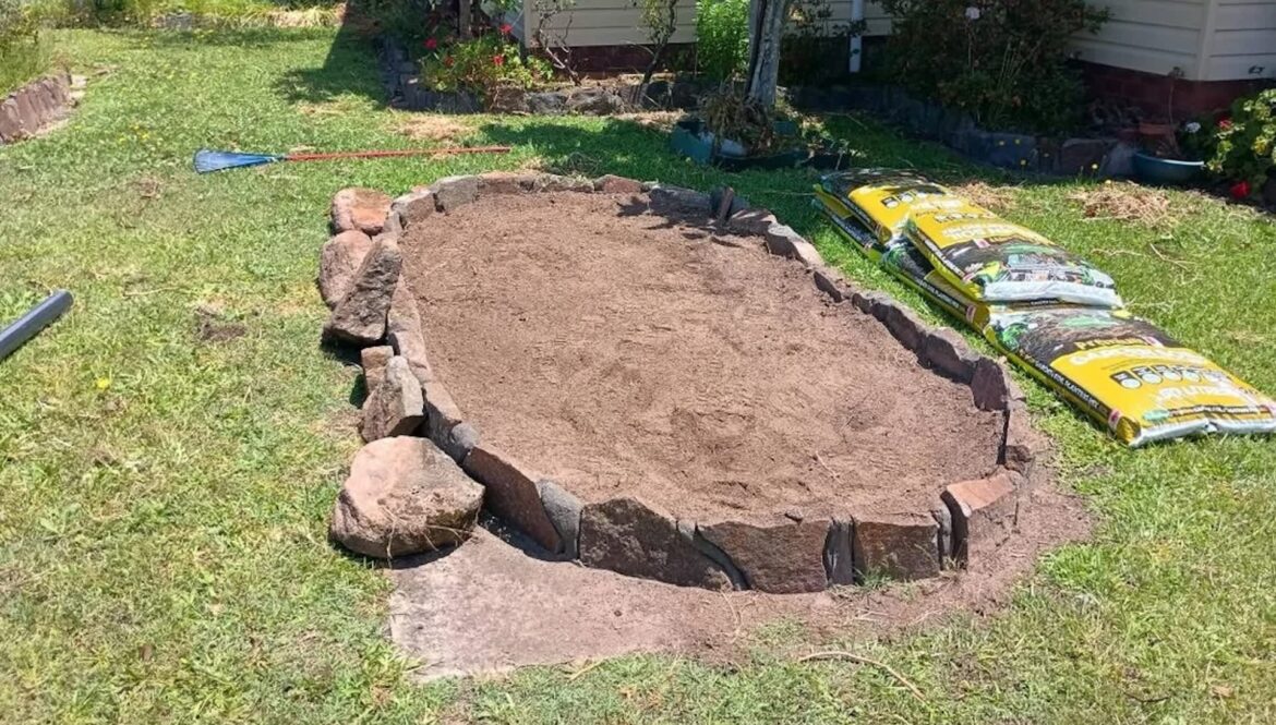 One Redditor's gardening tip ended up being a cautionary tale for anyone thinking of using plastic landscaping fabric.