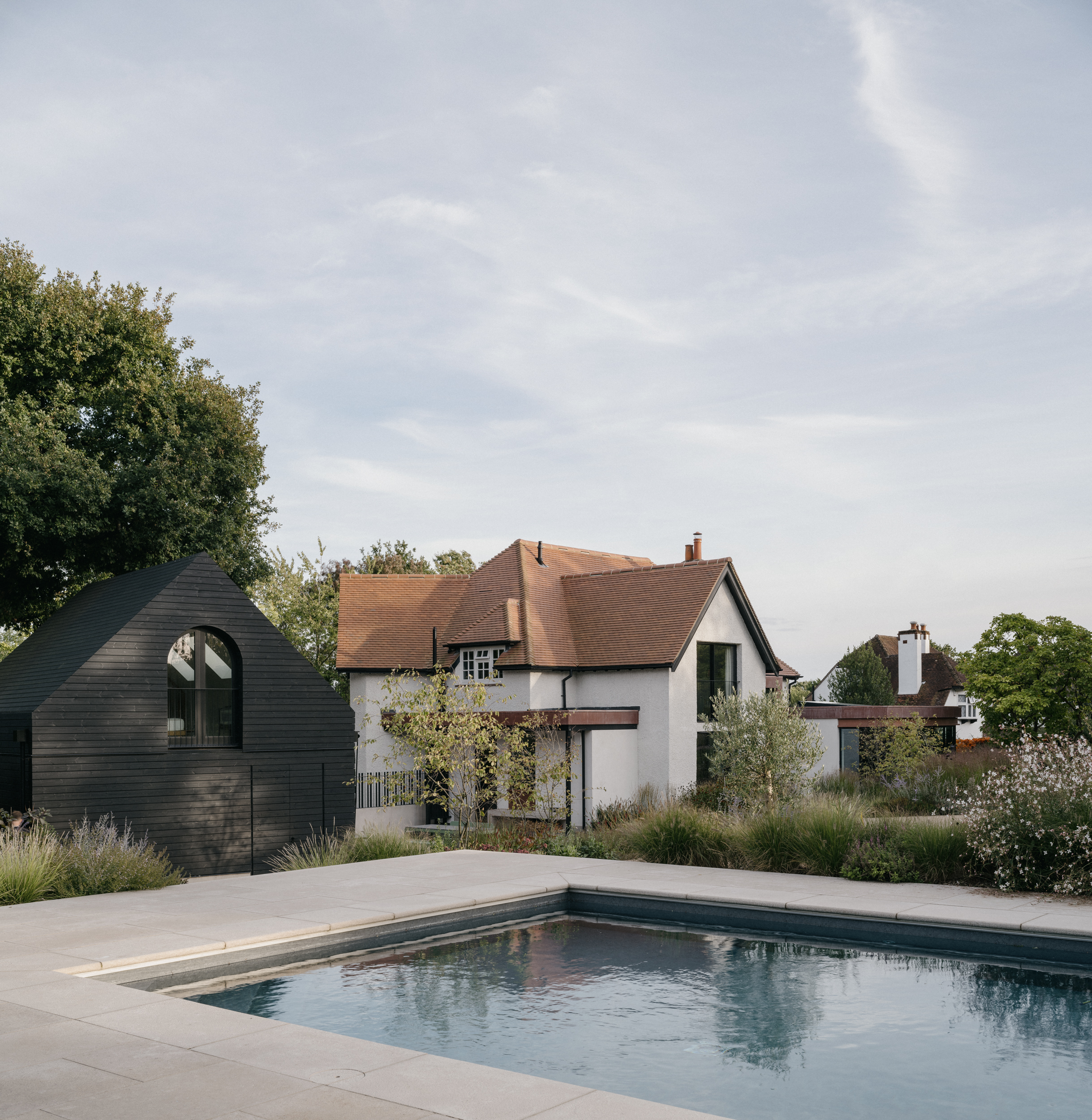 TE Residence, UK, by Dedraft