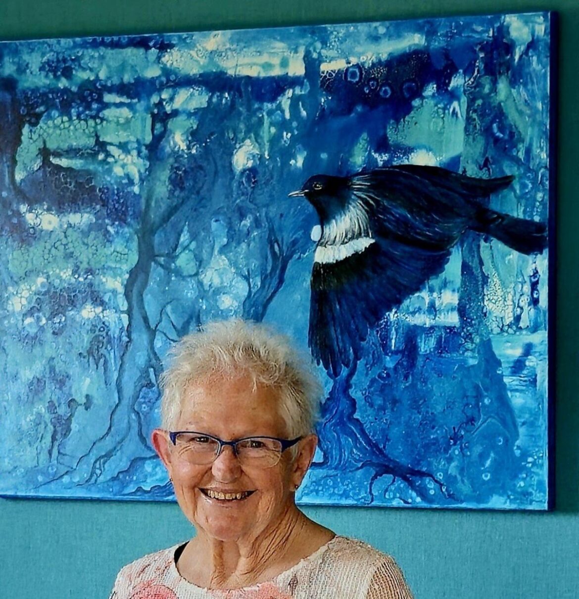 Art in Garden to afford outside look Art in Garden to afford outside look