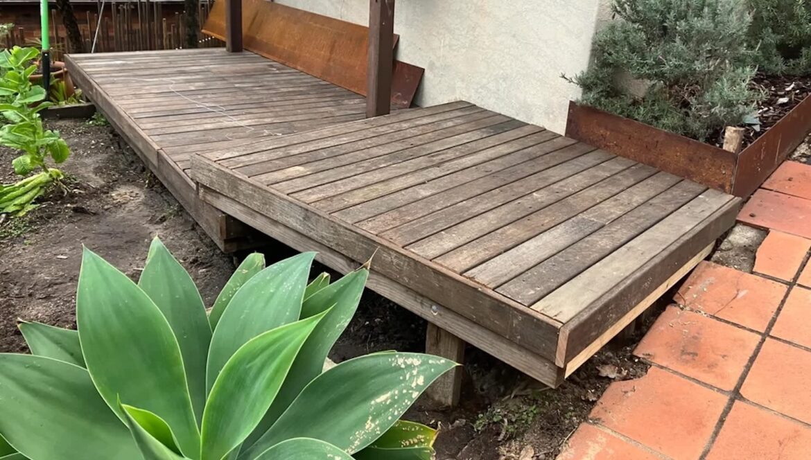 One gardener took to Reddit to showcase the incredible potting station they'd added to their home garden.