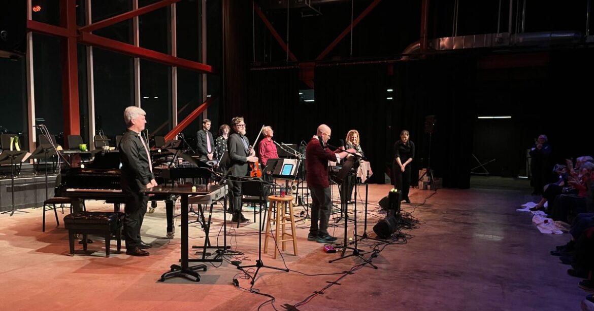 Present Music’s 'Avant Garden of Love' confronts human emotions and technology | WUWM 89.7 FM