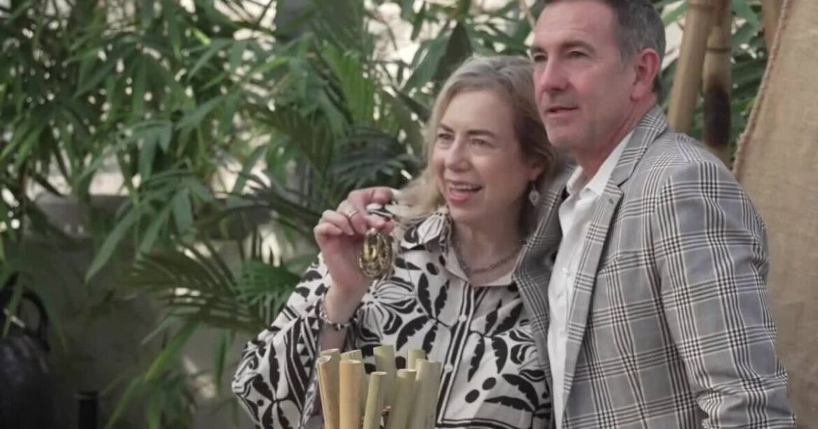 Hundreds line up at Omaha’s Lauritzen Gardens for Survivor 50 trip chance Hundreds line up at Omaha's Lauritzen Gardens for Survivor 50 trip chance