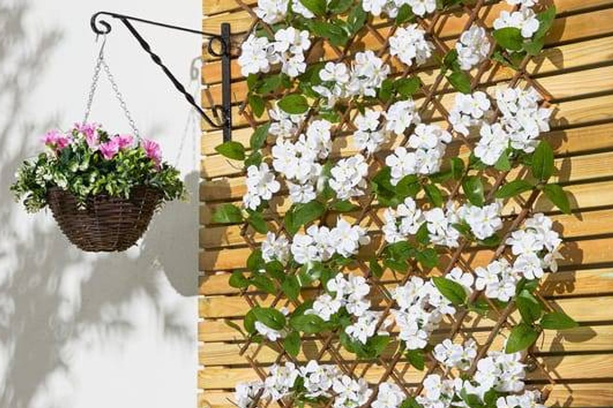 The Jardin Expandable Artificial White Hydrangea Willow Trellis