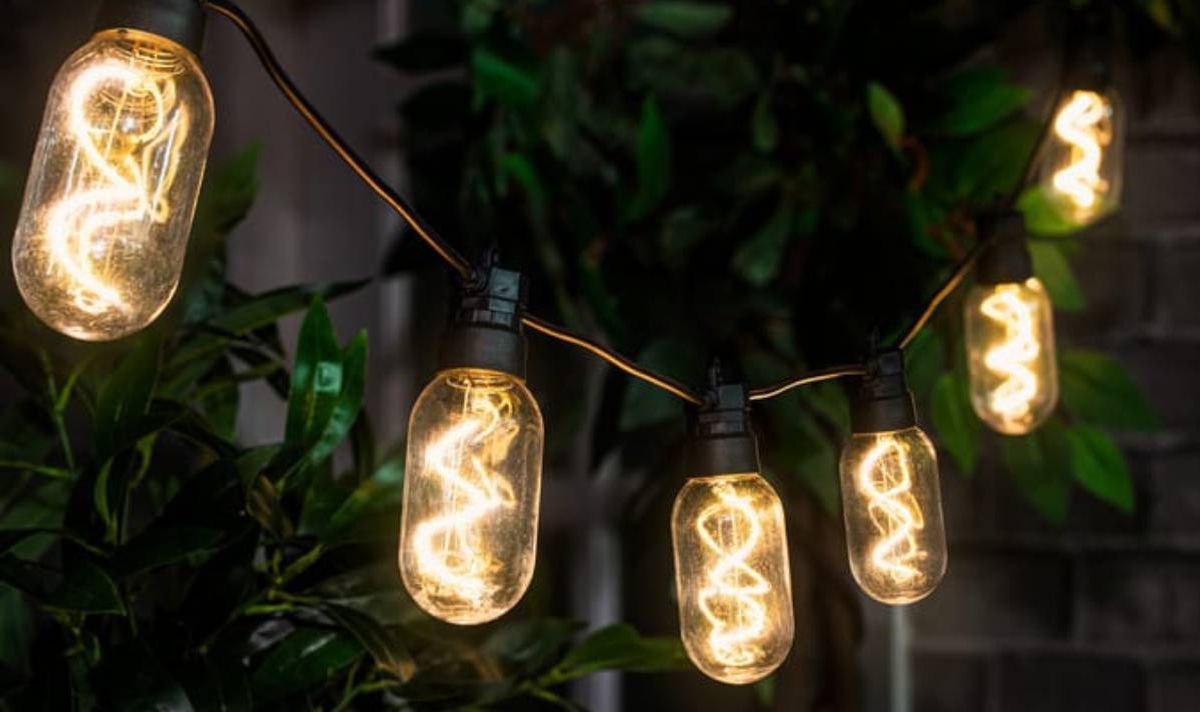 Home Bargain's Firefly 10 Bright Filament String Solar Lights