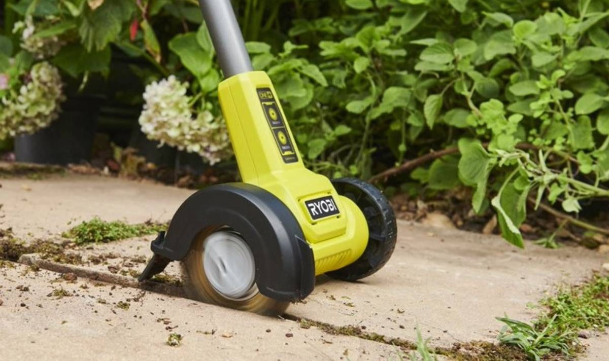 Ryobi 18V ONE Cordless Patio Cleaner