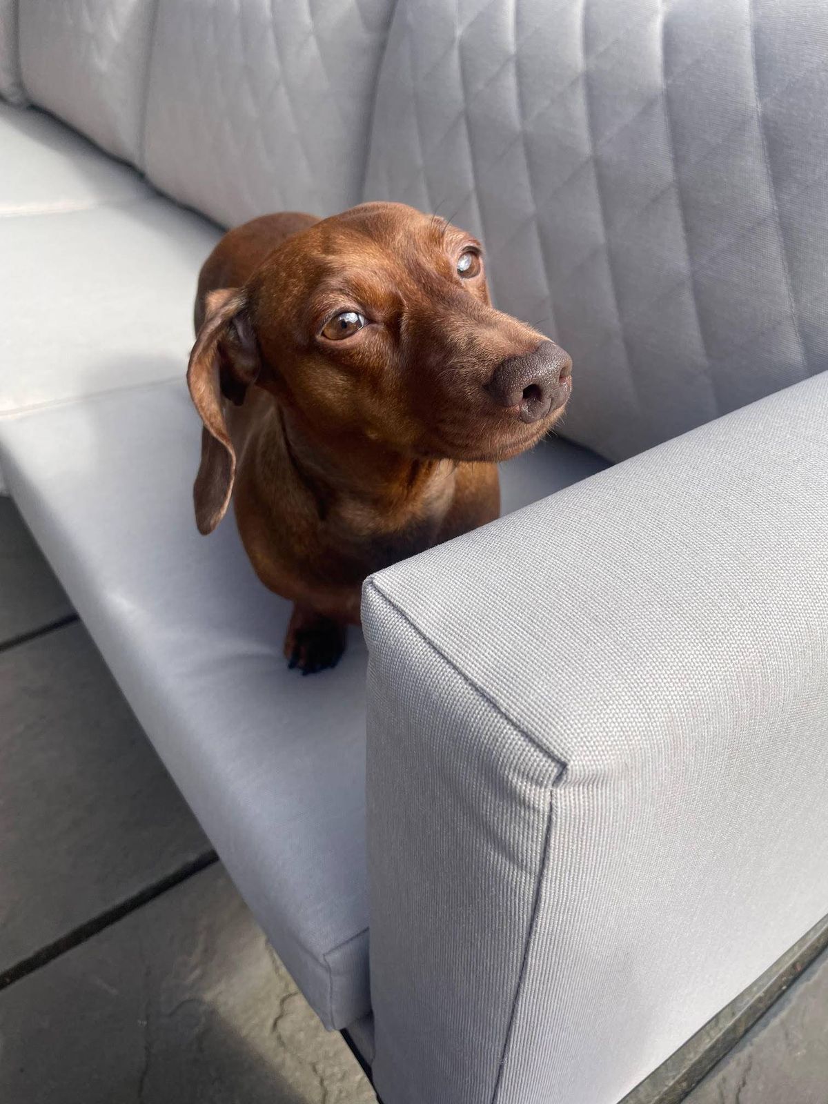 Jessica put Wowcher’s Modern L-shaped 9-seater Aluminium Patio Set with a fire pit table to the test