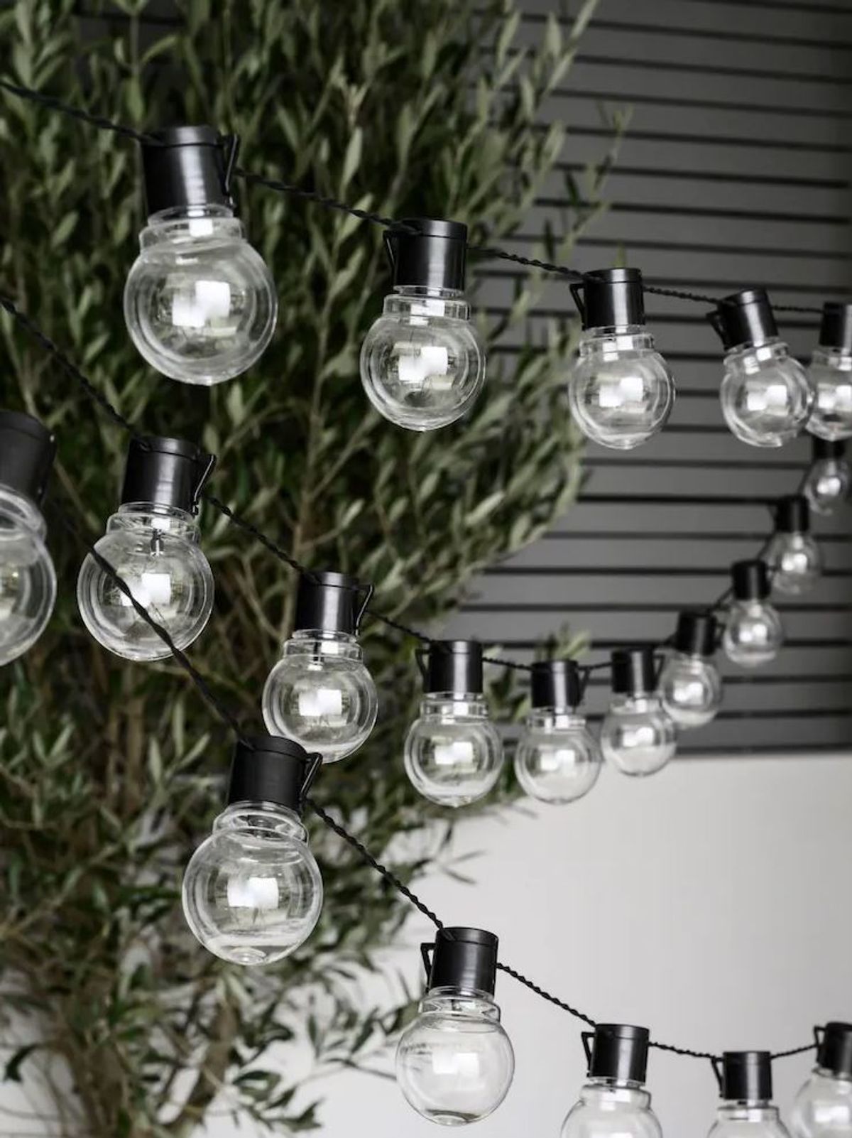 Black 40 Warm White LED Outdoor Festoon Line Lights 9.8M