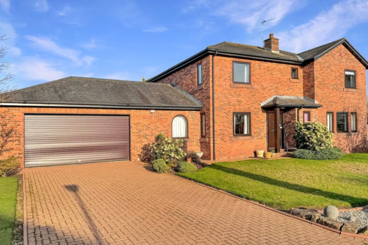 Inside home with “magical” garden on the market for over half a million Inside home with “magical” garden on the market for over half a million