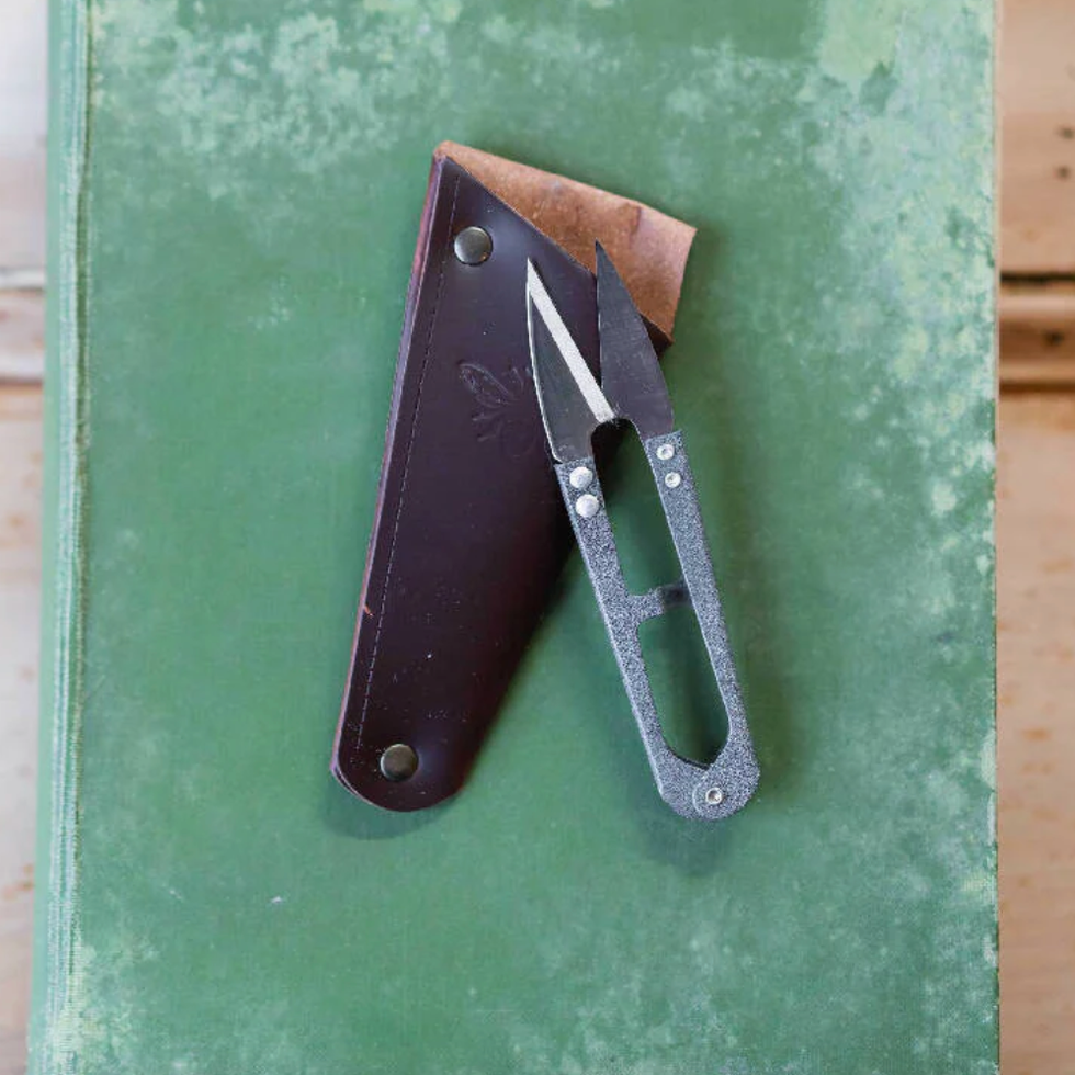 Garden Snips in Leather Pouch