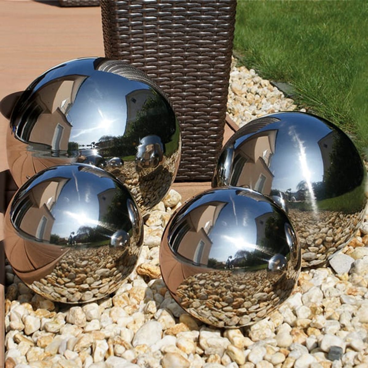 Jardin Stainless Steel Gazing Balls Set in Chrome