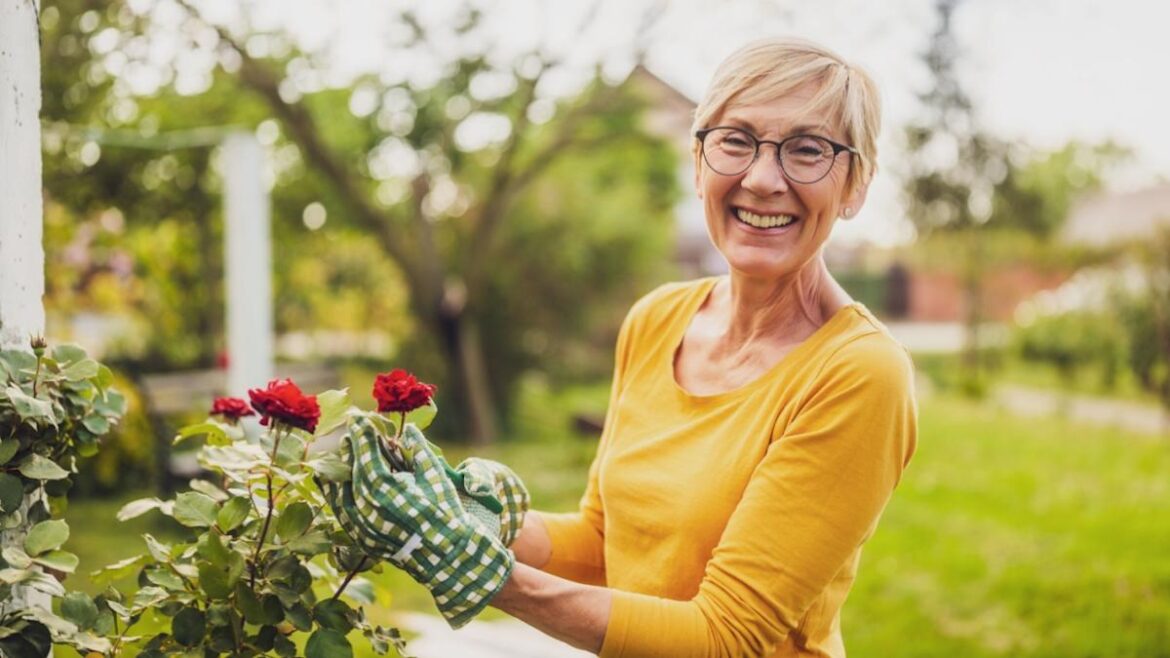 The Women Gardeners History Tried to Forget (in Celebration of International Women’s Day) Backyard Garden Lover