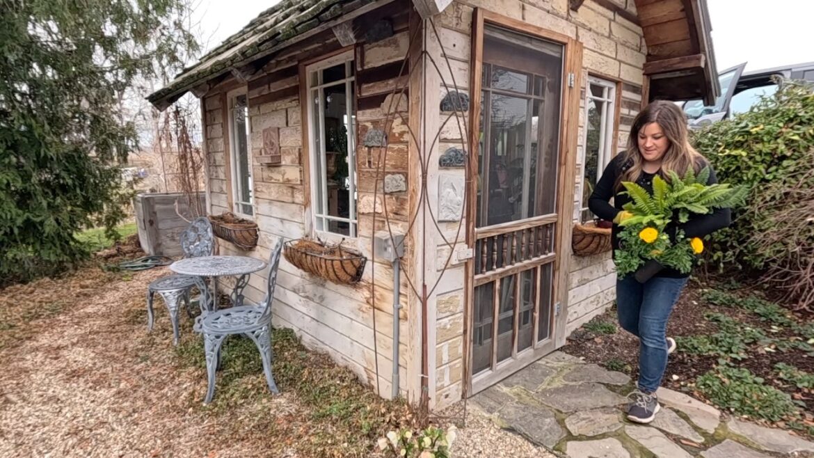 Baking Cinnamon Swirl Bread & Planting Window Boxes on My Parent’s Potting Shed! 🤤🌸🪴