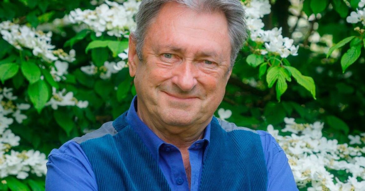 Alan Titchmarsh says 'do that bit first' as he warns of garden 'mistake'