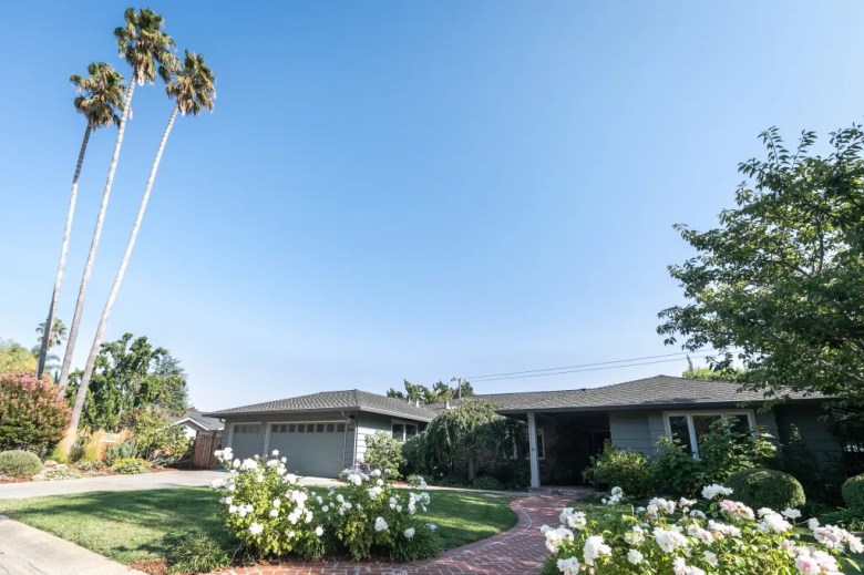 Jeff and Debbie Byron's all-electric  home in Los Altos has been named a Silicon Valley Clean Energy Award winner. It is among the 40-plus homes open to the public on this year's Electric Home Tour. Photo by BeBe Khue Jacobs.