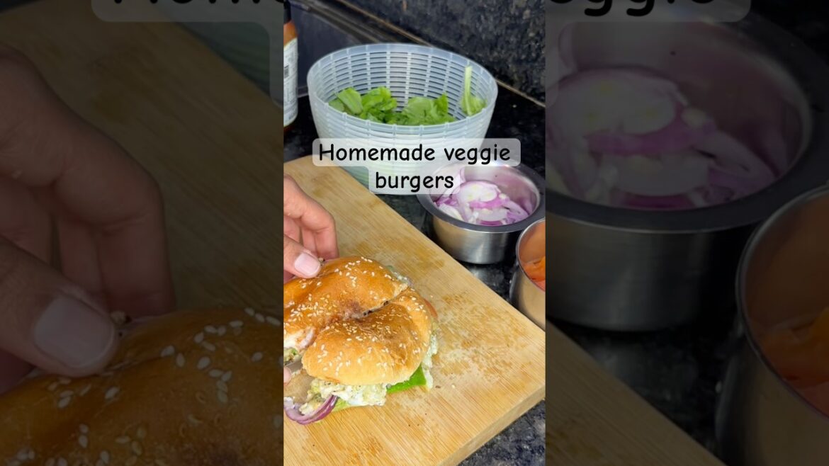 Fresh veggie burger that’s actually crispy and delicious #easyrecipe #homemadebetter #foodhack Fresh veggie burger that's actually crispy and delicious #easyrecipe #homemadebetter #foodhack
