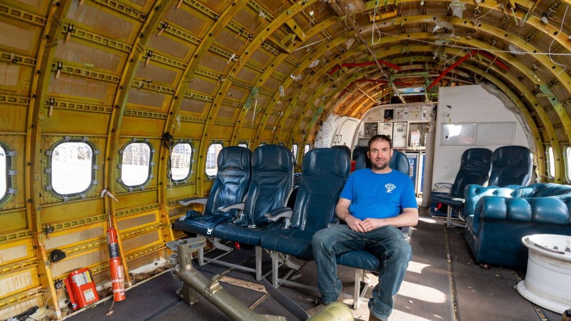 UK man builds £70,000 bunker in garden in case of World War 3 Chronicle Live