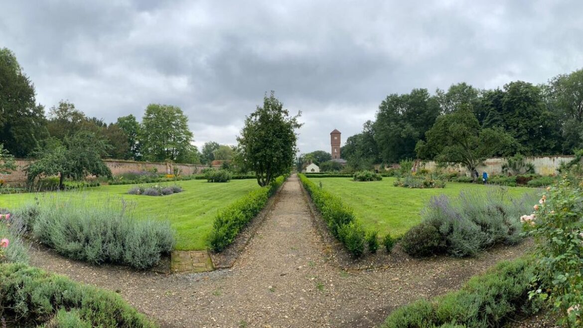 The ‘idyllic haven’ gardens with a treehouse perfect for a springtime walk Essex Live
