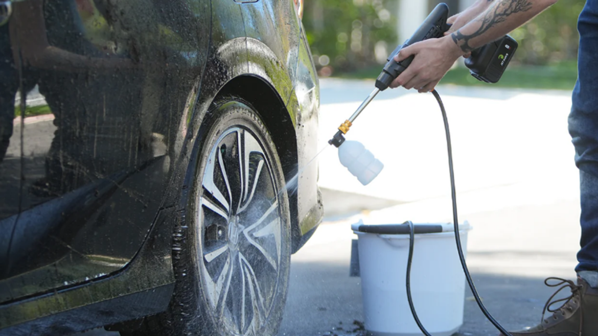 Gardeners ‘over the moon’ with handheld pressure washer that ‘does a perfect job’ Chronicle Live