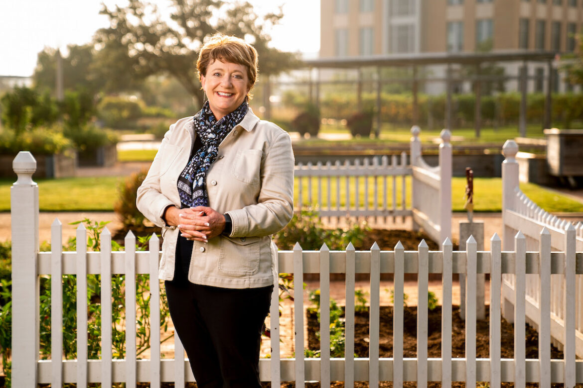 AgriLife Extension Program Specialist Earns National Youth Gardening Award – EastTexasRadio.com Lisa Whittlesey in The Gardens at Texas A&M University.