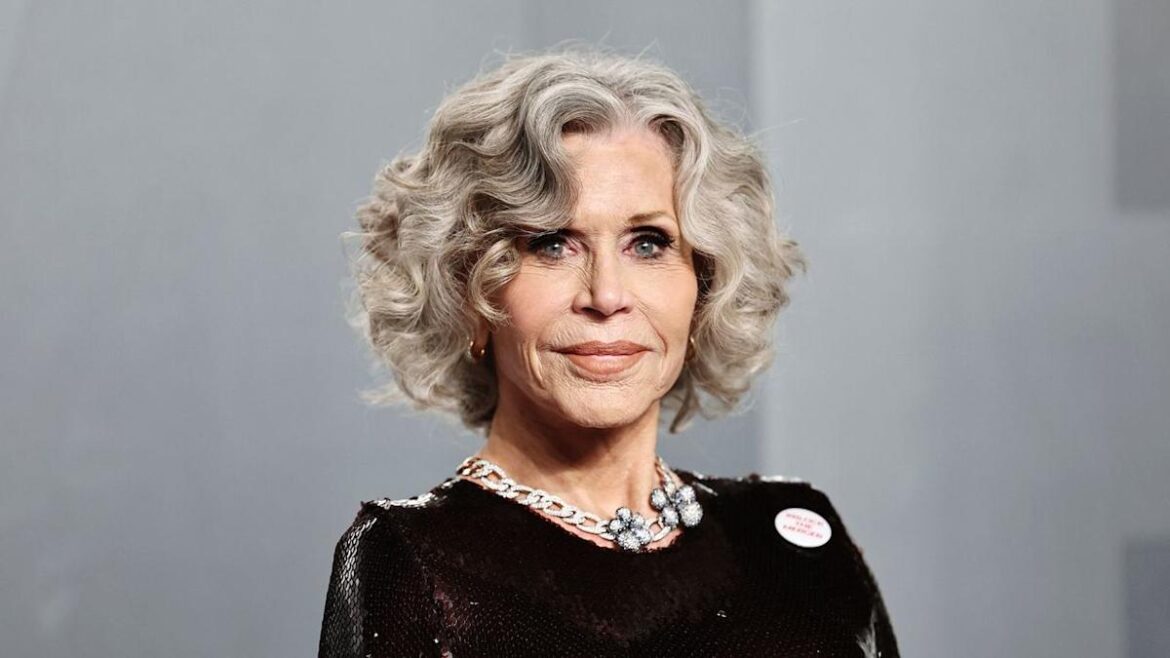 If You Want Garden Privacy Like Jane Fonda, Follow This Method