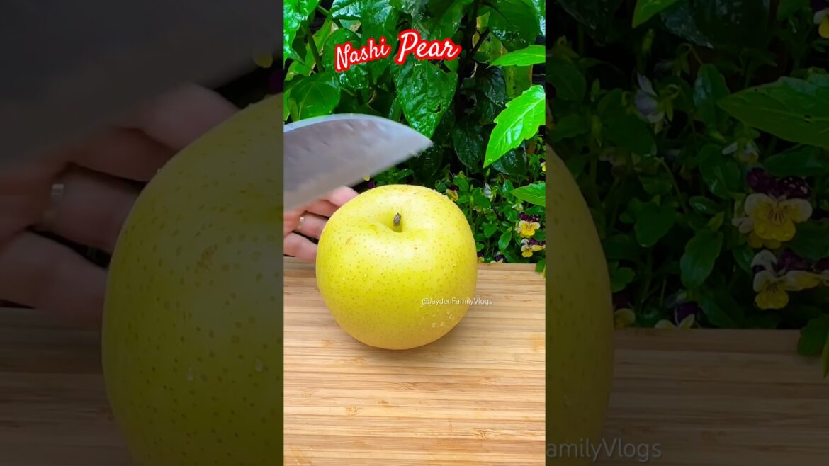 Fruit Cutting Pear 😱 #shorts #satisfying #fruit #enjoy #garden Fruit Cutting Pear 😱 #shorts #satisfying #fruit #enjoy #garden