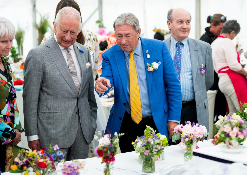 windsor, england june 7: king charles iii and alan titchmarsh attend the royal windsor flower show at windsor great park on june 7, 2025 in windsor, england. (photo by mark cuthbert/uk press via getty images)