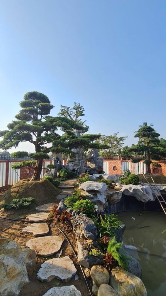 Garden construction at a wealthy family