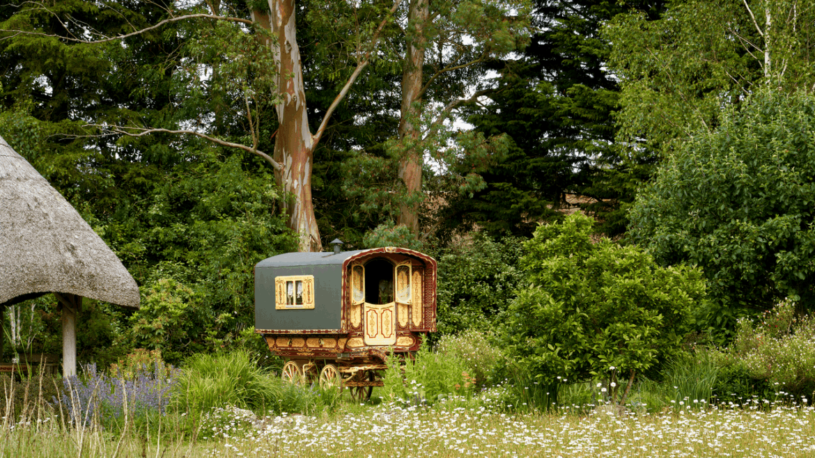 Inside an enchanting showman’s wagon in Kit Kemp’s glorious Hampshire garden Inside an enchanting showman’s wagon in Kit Kemp’s glorious Hampshire garden