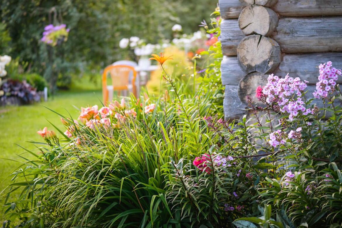 How to Kill Grass in Flower Beds Without Hurting Your Other Plants, According to a Gardener